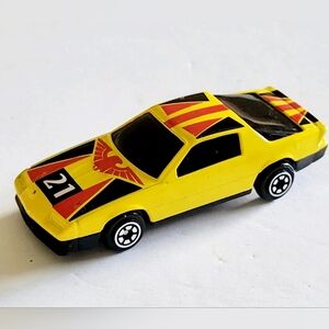 Vintage 1982 Yatming #801 Yellow Chevy Camaro Z-28 Die-Cast 1:64 Car. This vinta